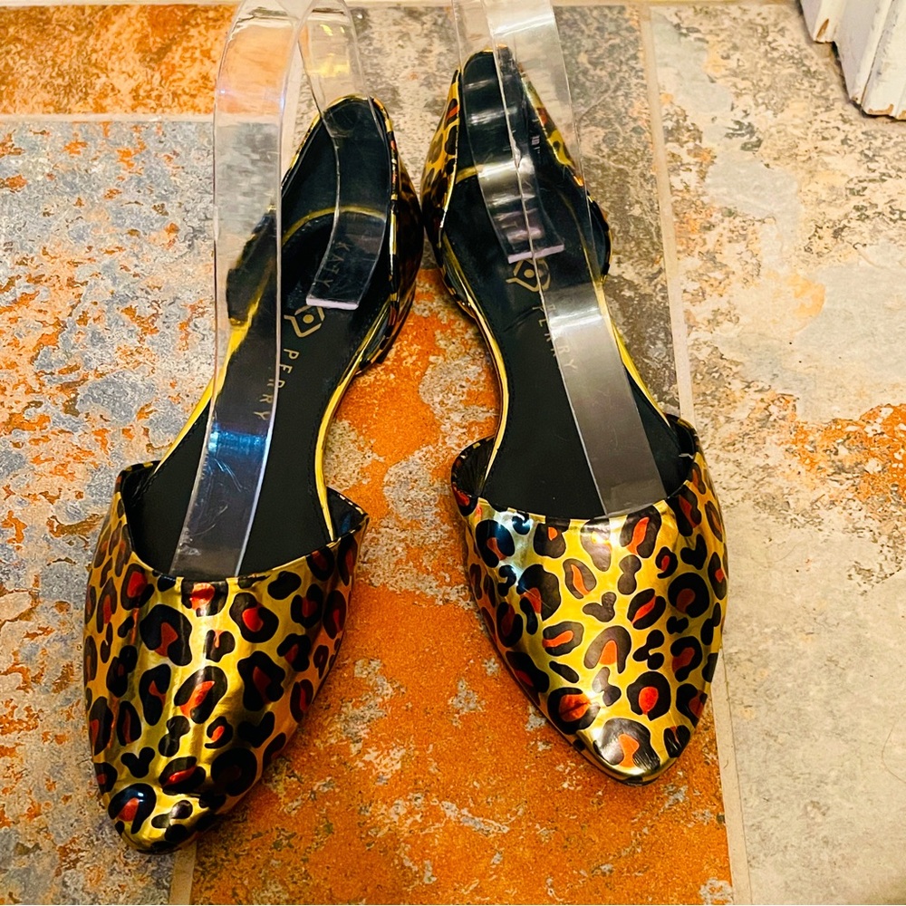 🐆Fabulous Gold Metallic Leopard Katy Perry D’Orsay Style Flats!